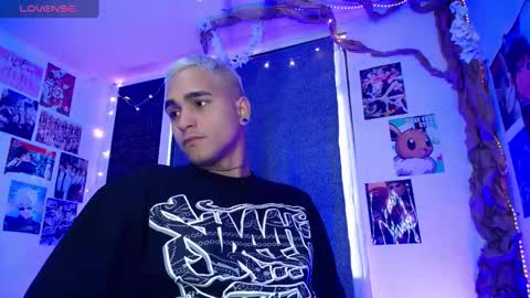 Snapshot of chriss_wg_ chatting on December 18, 11:56 am Christian Wang online show from December 18, 11:56 am