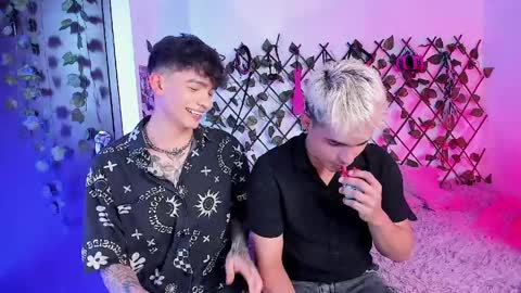 Christian Wang online show from April 2, 9:22 pm