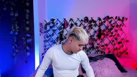 Christian Wang online show from April 12, 10:58 pm