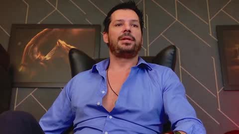 Chris online show from December 19, 4:34 am