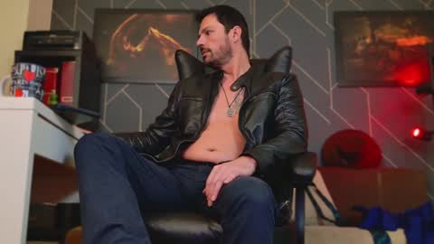 Chris online show from December 17, 9:17 am