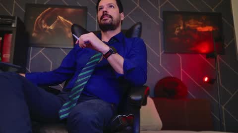 Chris online show from December 16, 4:27 pm