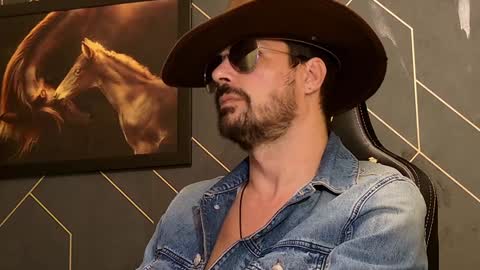 Chris online show from January 30, 5:09 am