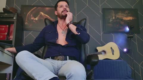 Chris online show from January 11, 6:35 am