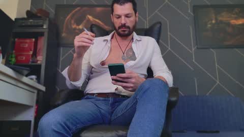 Chris online show from January 7, 11:58 am