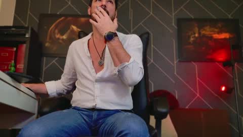 Chris online show from December 15, 6:51 am