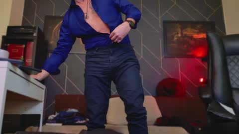 Chris online show from December 16, 7:32 pm