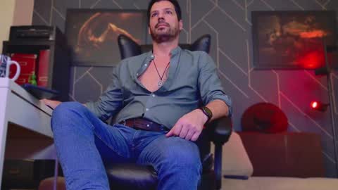 Chris online show from December 17, 10:11 pm