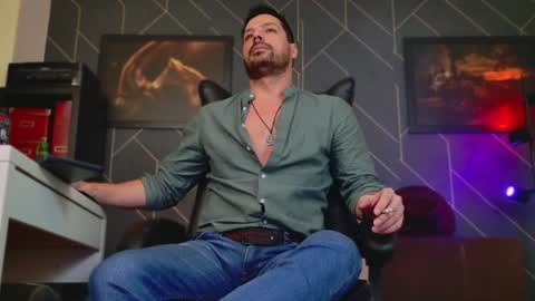 Chris online show from December 23, 7:06 am