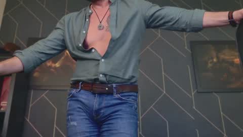 Chris online show from January 8, 10:37 am