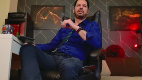 Chris online show from December 17, 6:13 am