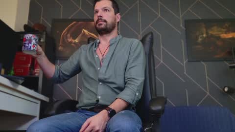 Chris online show from January 10, 2:57 am