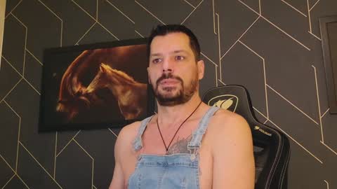 Chris online show from February 1, 2:58 am