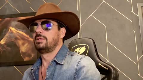 Chris online show from January 30, 1:33 am