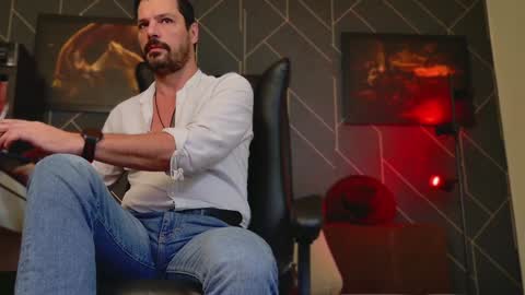 Chris online show from December 16, 1:53 am