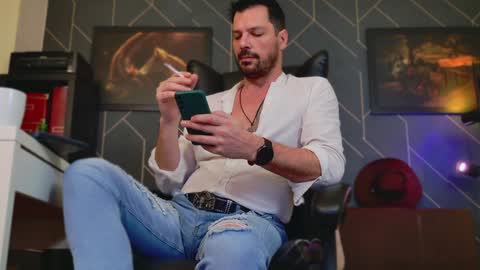 Chris online show from December 21, 10:28 am