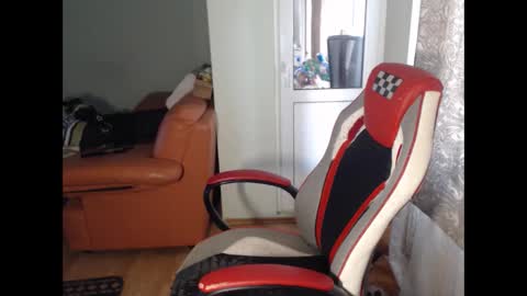 ChristiantBoy online show from April 14, 7:00 am