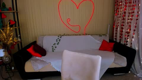 christinaconteeree online show from March 13, 8:12 pm