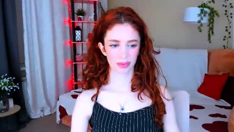 christinaconteeree online show from July 4, 6:44 pm