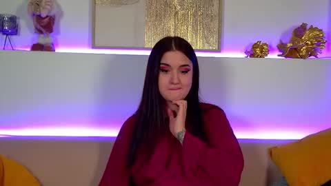 Christina online show from December 13, 7:53 pm