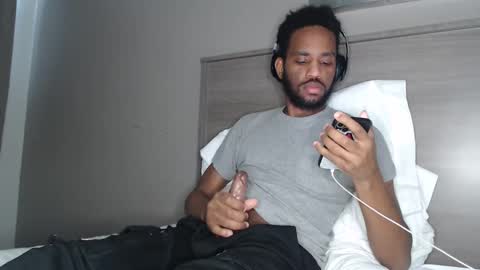 Snapshot of chrisvacherx chatting on February 19, 5:49 pm ChrisVacherx online show from February 19, 5:49 pm