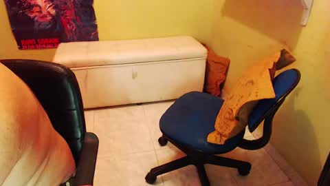 Snapshot of chubby_sex96 chatting on February 18, 12:39 pm kate online show from February 18, 12:39 pm