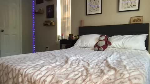 cici1900 online show from May 20, 1:57 am