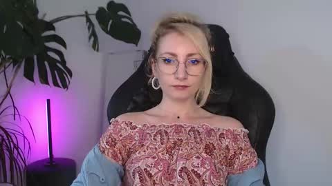 Cinderella online show from May 29, 6:00 am