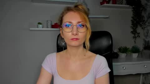 Cinderella online show from March 5, 7:50 am