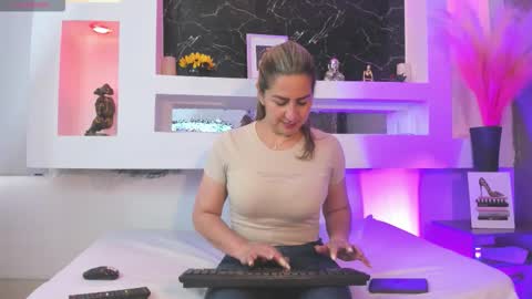 Cinthya  online show from February 20, 12:07 pm