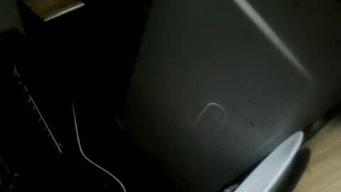 Snapshot of circ96 chatting on December 1, 5:48 pm oilywanker online show from December 1, 5:48 pm