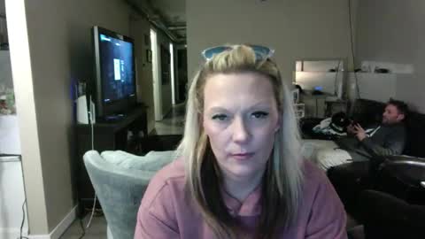 cj_wunderlust online show from November 28, 6:21 am