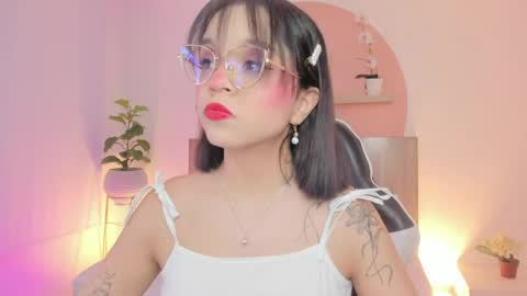 C L A R A online show from May 7, 3:13 am