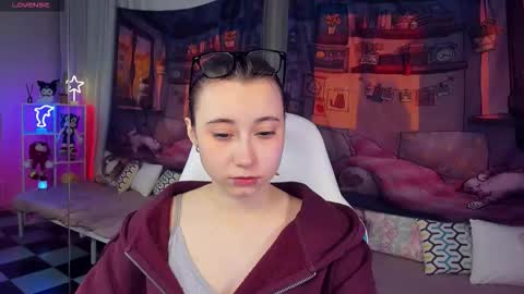 clarabenson online show from December 14, 10:38 pm