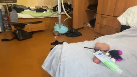 Selena online show from April 5, 8:11 am