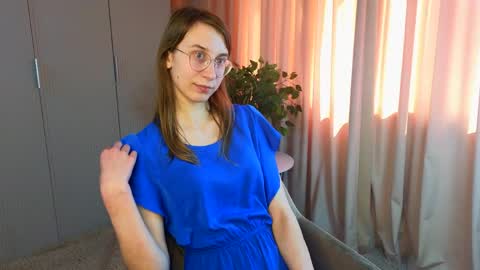 Sara online show from May 24, 7:04 am