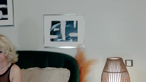 Classy Tinna online show from October 25, 9:19 am