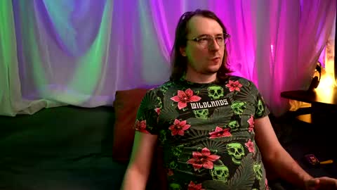 Claudia Cyberfox and Elon online show from June 1, 6:04 am