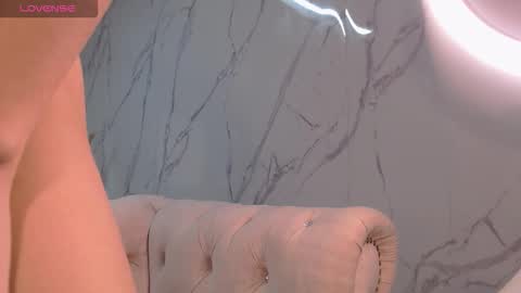 Snapshot of claudina_s chatting on October 17, 2:10 pm Claudina online show from October 17, 2:10 pm