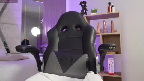 Cleo Adams online show from January 15, 4:43 am