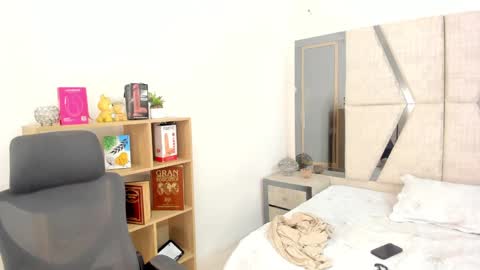 Cleo Adams online show from September 16, 4:15 am