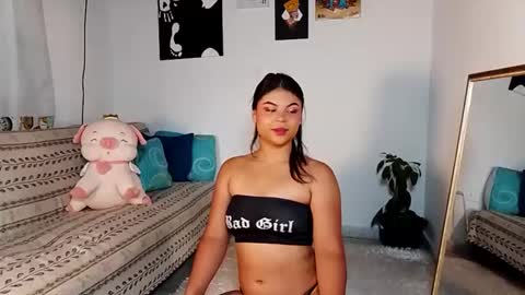 cleo_hills online show from December 22, 11:54 am