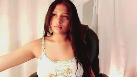 Cloe online show from April 12, 1:04 pm