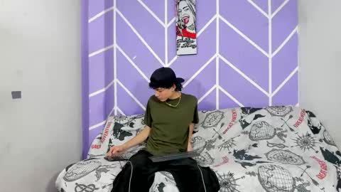 Snapshot of club_latinboys chatting on October 10, 7:52 pm club_latinboys online show from October 10, 7:52 pm