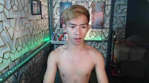 Snapshot of clyde_twinkx chatting on October 26, 6:07 pm clyde_twinkx online show from October 26, 6:07 pm