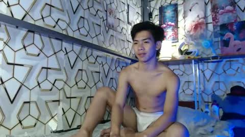 clyde_twinkx online show from December 19, 4:13 pm