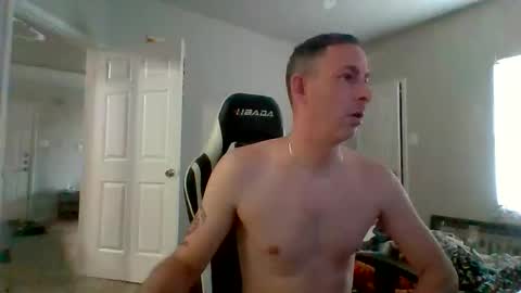 Snapshot of cmypenis chatting on October 23, 10:43 pm Master Bates online show from October 23, 10:43 pm