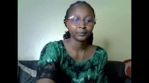 Coco online show from February 8, 6:22 pm