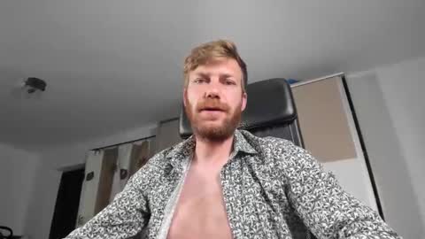 Nicholas online show from May 22, 8:48 pm