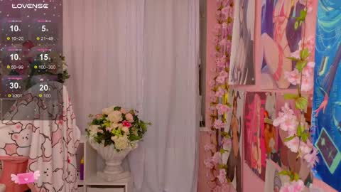 Mia online show from May 28, 3:21 pm